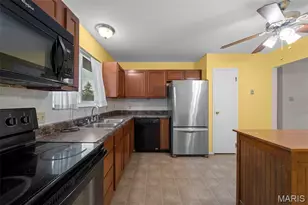 2245 Teakwood Manor Dr, Florissant, MO 63031 - Photo 7