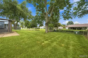 7548 Georgetown Dr, Hazelwood, MO 63042 - Photo 27