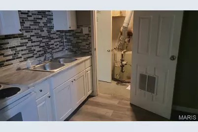 10272 Imperial Drive, Saint Louis, MO 63136 - Photo 9