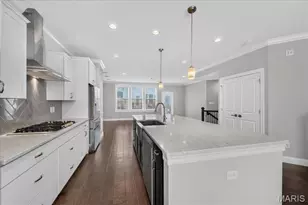 8013 Central Park Dr, Richmond Heights, MO 63117 - Photo 13