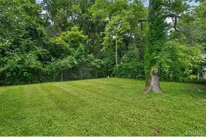1126 Haley Avenue, Saint Louis, MO 63121 - Photo 9