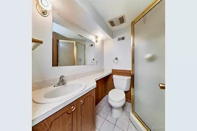 585 S Lafayette Street, Florissant, MO 63031 - Photo 25
