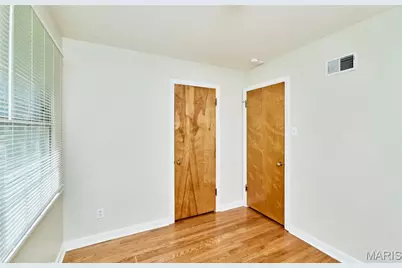 585 S Lafayette Street, Florissant, MO 63031 - Photo 23