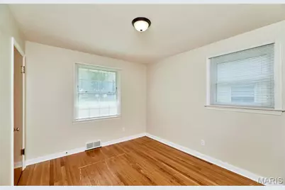 585 S Lafayette Street, Florissant, MO 63031 - Photo 19