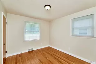 585 S Lafayette St, Florissant, MO 63031 - Photo 19