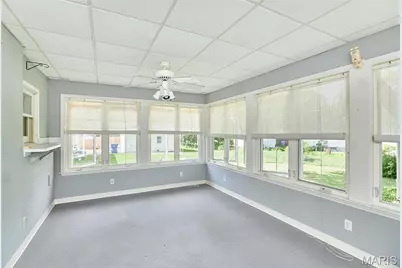 585 S Lafayette Street, Florissant, MO 63031 - Photo 13