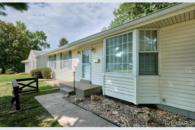 585 S Lafayette Street, Florissant, MO 63031 - Photo 3