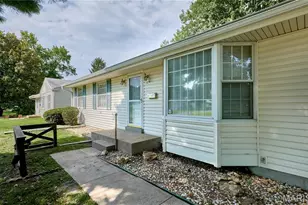 585 S Lafayette St, Florissant, MO 63031 - Photo 3