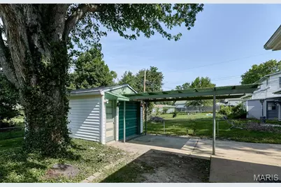 585 S Lafayette Street, Florissant, MO 63031 - Photo 29