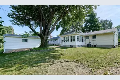 585 S Lafayette Street, Florissant, MO 63031 - Photo 31