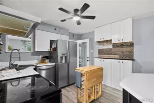 5722 Morgan Ford Rd, Saint Louis, MO 63116 - Photo 7