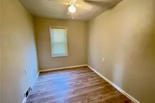 466 Bluff Dr, Saint Louis, MO 63137 - Photo 5