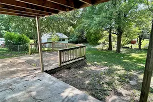 466 Bluff Dr, Saint Louis, MO 63137 - Photo 9