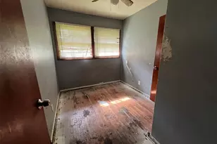 10441 Spring Garden Dr, Saint Louis, MO 63137 - Photo 7