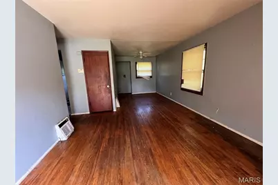 10441 Spring Garden Drive, Saint Louis, MO 63137 - Photo 3