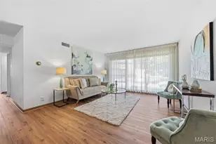 4 Delcrest Ct, University City, MO 63124 - Photo 7
