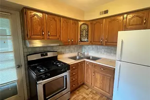 8736 Santa Bella Dr, Hazelwood, MO 63042 - Photo 3