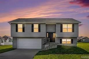 822 Legolas Ln, Wright City, MO 63390 - Photo 1