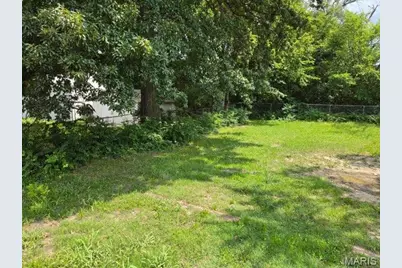 8639 Natural Bridge Road, Bel-Ridge, MO 63121 - Photo 3