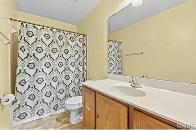 5136 Delcastle Drive, Florissant, MO 63034 - Photo 35