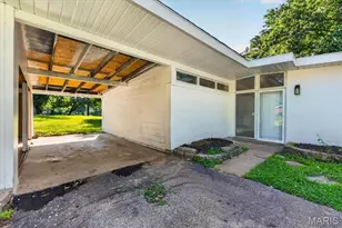8300 Pepperidge Dr, Berkeley, MO 63134 - Photo 3