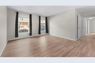 4351 Chateau De Ville Drive #A, Saint Louis, MO 63129 - Photo 5