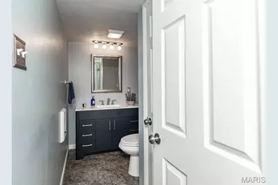 10158 Sakura Drive, Saint Louis, MO 63128 - Photo 9