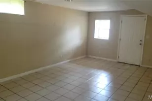 10107 Castle Dr, Saint Louis, MO 63136 - Photo 13