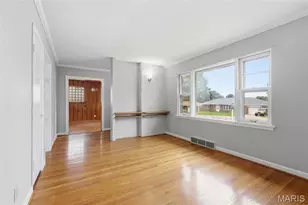 9409 Reavis Barracks Rd, Saint Louis, MO 63123 - Photo 9