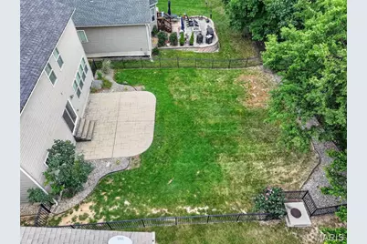 326 Country Trail Drive, Lake Saint Louis, MO 63367 - Photo 9