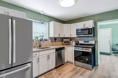 3621 Watson Road, Saint Louis, MO 63109 - Photo 13