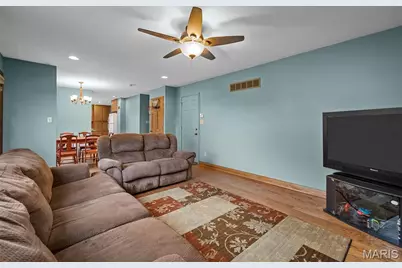 9205 Roger Lee Lane, Saint Louis, MO 63126 - Photo 7