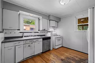 7707 Murdoch Ave, Shrewsbury, MO 63119 - Photo 7