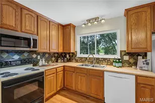 1323 Greenmar Dr, Unincorporated, MO 63026 - Photo 9