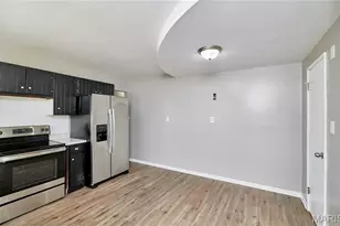 495 Versailles Dr, Florissant, MO 63031 - Photo 9