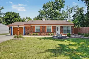 1 Bluegrass Ln, Saint Peters, MO 63376 - Photo 1