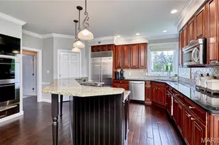 2323 Wellington Estates Dr, Chesterfield, MO 63017 - Photo 5
