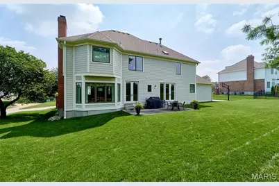 2323 Wellington Estates Drive, Chesterfield, MO 63017 - Photo 7