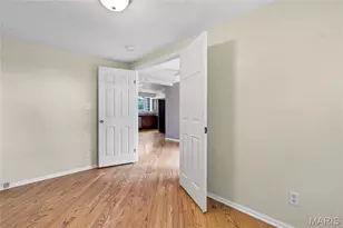 9846 Vasel Dr, Saint Louis, MO 63123 - Photo 9