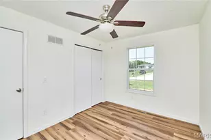 360 Julie Ct, Elsberry, MO 63343 - Photo 37