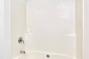 360 Julie Ct, Elsberry, MO 63343 - Photo 43