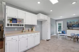 1944 Pepperrell Dr, Saint Louis, MO 63146 - Photo 11