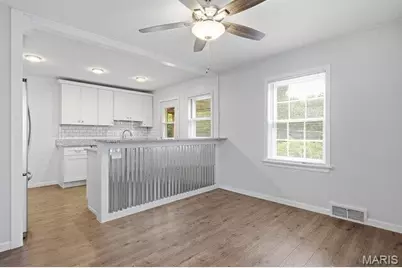 7262 Mackenzie Road, Affton, MO 63123 - Photo 9