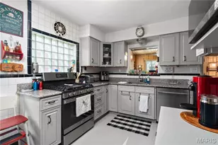 9118 Lucia Dr, Affton, MO 63123 - Photo 9