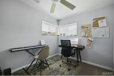6830 Friarwood Dr, Saint Louis, MO 63134 - Photo 15