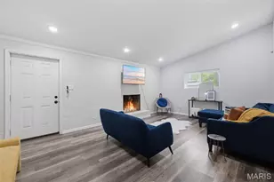 6830 Friarwood Dr, Saint Louis, MO 63134 - Photo 5