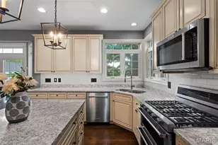 2159 Oak Dr, Crystal Lake Park, MO 63131 - Photo 7