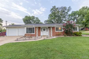 761 Chevron Dr, Saint Louis, MO 63125 - Photo 1