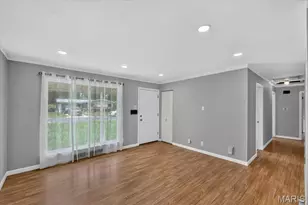 10530 Meath Dr, Saint Louis, MO 63123 - Photo 9