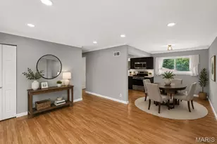 10530 Meath Dr, Saint Louis, MO 63123 - Photo 11